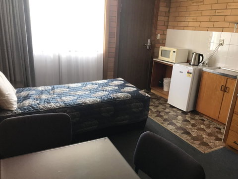 Frewville Motor Inn - QLD Tourism 10