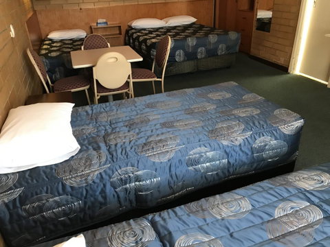 Frewville Motor Inn - QLD Tourism 13