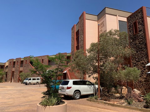 Desert Cave Hotel - QLD Tourism 30