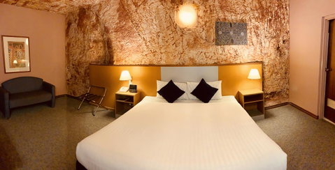 Desert Cave Hotel - QLD Tourism 2
