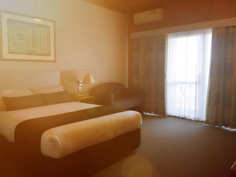 Desert Cave Hotel - QLD Tourism 42