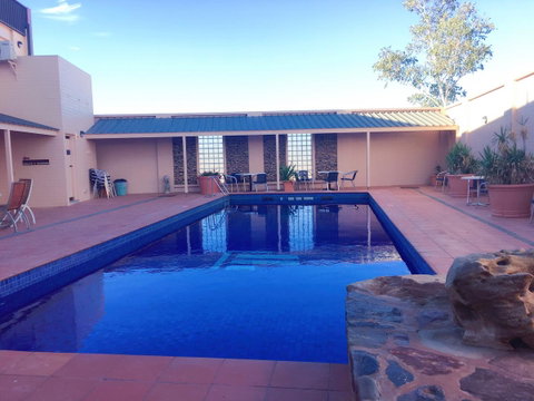 Desert Cave Hotel - QLD Tourism 44