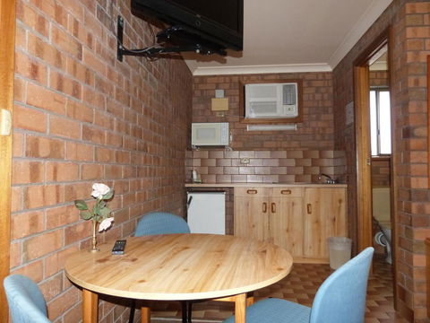 Wintersun Motel - QLD Tourism 18