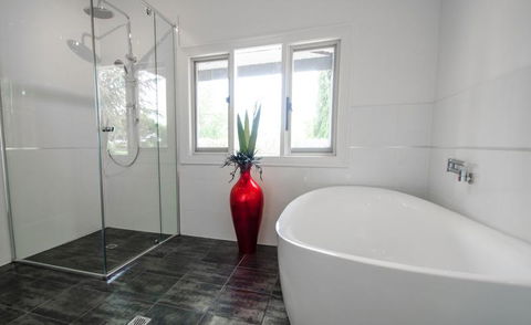 Pirathon Country Estate - Queensland Tourism 4