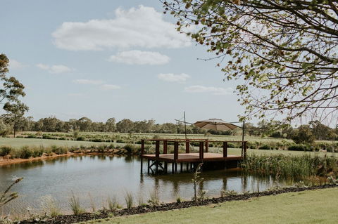 Pirathon Country Estate - Queensland Tourism 1