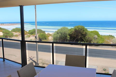The Lighthouse - Beachfront Accommodation - QLD Tourism 9