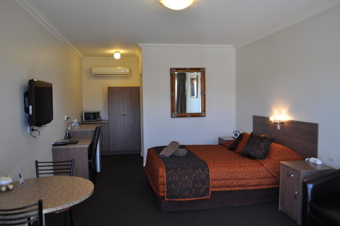 Augusta Courtyard Motel - QLD Tourism 0