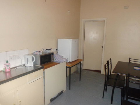 Adelaide Backpackers And Travellers Inn - Queensland Tourism 38