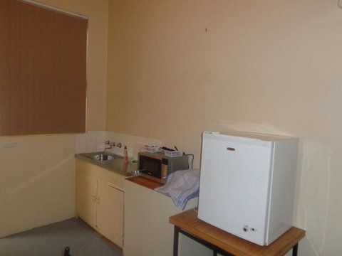 Adelaide Backpackers And Travellers Inn - Queensland Tourism 34