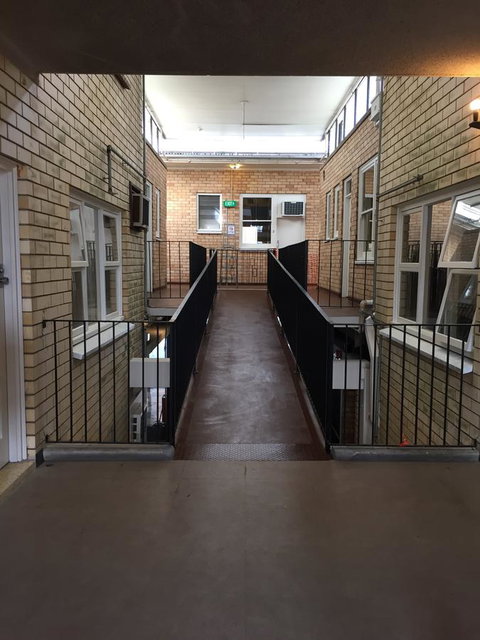 Adelaide Backpackers And Travellers Inn - Queensland Tourism 10