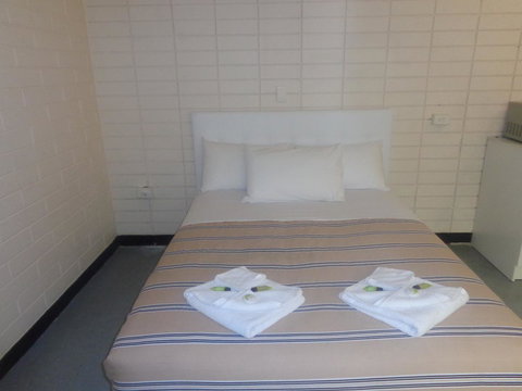 Adelaide Backpackers And Travellers Inn - Queensland Tourism 29