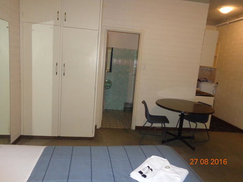 Adelaide Backpackers And Travellers Inn - Queensland Tourism 21