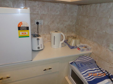 Adelaide Backpackers And Travellers Inn - Queensland Tourism 41