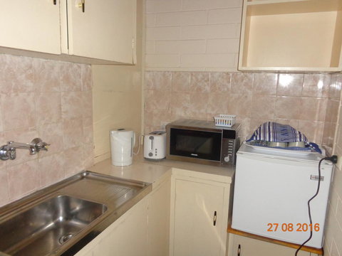 Adelaide Backpackers And Travellers Inn - Queensland Tourism 26