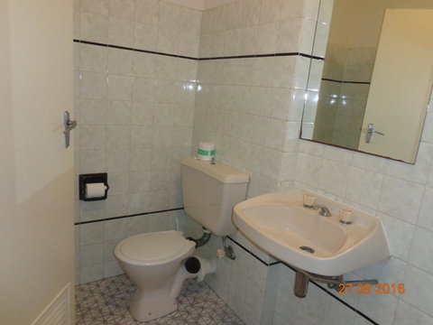 Adelaide Backpackers And Travellers Inn - Queensland Tourism 32