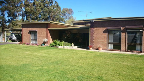 Hilltop Escape - QLD Tourism 0