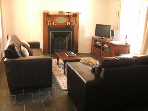 Peppermint Farm Cottage - QLD Tourism 1
