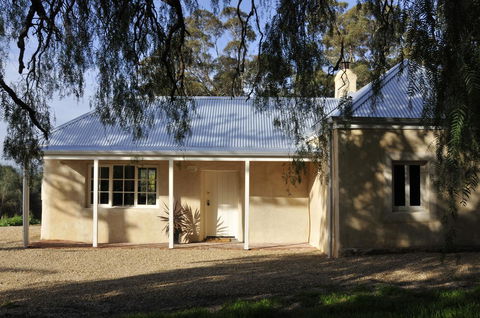 Peppermint Farm Cottage - QLD Tourism 10