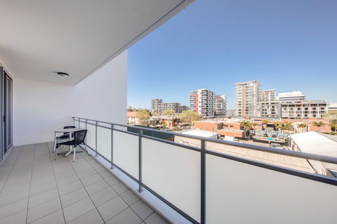 Adina Apartment Hotel Wollongong - Queensland Tourism 19