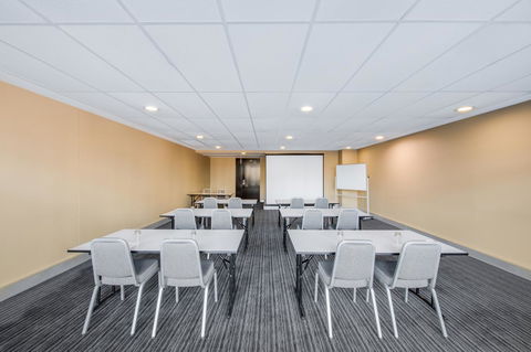 Adina Apartment Hotel Wollongong - Queensland Tourism 35