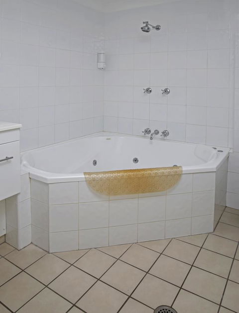 Aston Motel Yamba - QLD Tourism 30
