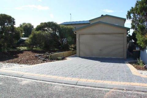LAS ARENAS - The Sands - BEACH HOUSE - QLD Tourism 0