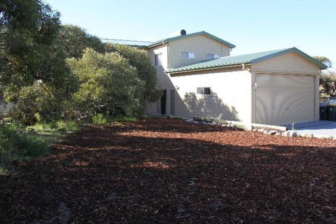 LAS ARENAS - The Sands - BEACH HOUSE - QLD Tourism 7