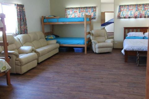 LAS ARENAS - The Sands - BEACH HOUSE - QLD Tourism 4