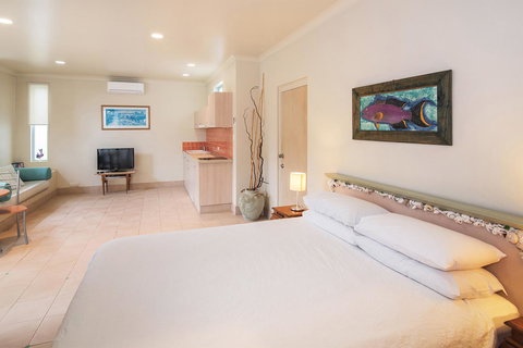 Sea & Soul Beachside Apartments - QLD Tourism 4