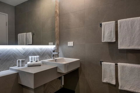 The Adnate Perth - Art Series - QLD Tourism 21