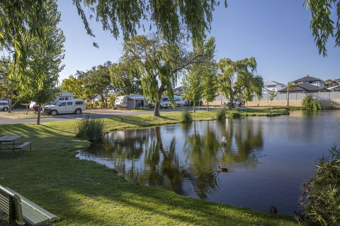 Karrinyup Waters Resort - Queensland Tourism 44