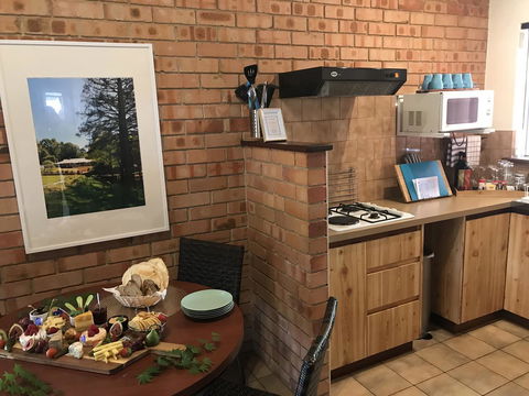 Forest Lodge Resort - QLD Tourism 16