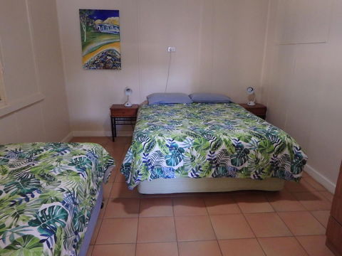Lazy Lobster Holiday Units & Chalets - Queensland Tourism 8