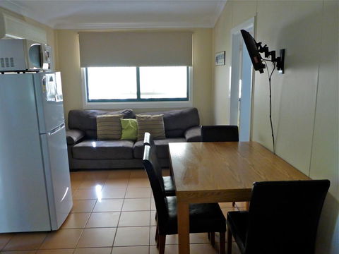 Lazy Lobster Holiday Units & Chalets - Queensland Tourism 29