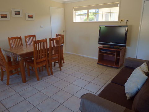 Lazy Lobster Holiday Units & Chalets - Queensland Tourism 31