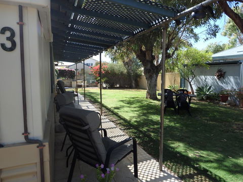 Lazy Lobster Holiday Units & Chalets - Queensland Tourism 9