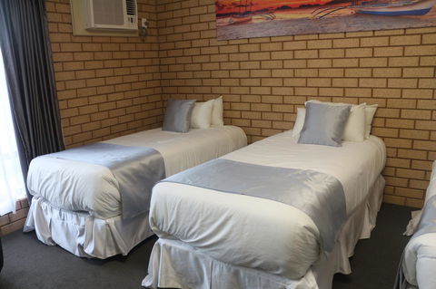 Carnarvon Motel - Queensland Tourism 12