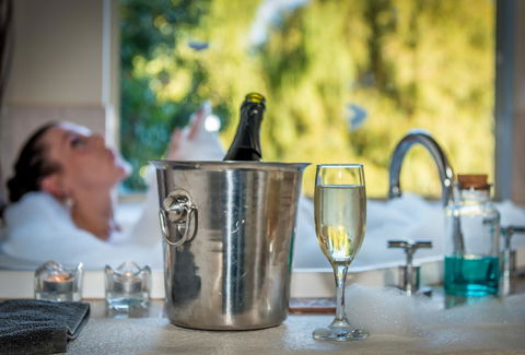 Chimes Spa Retreat - QLD Tourism 16