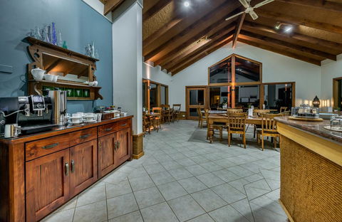 Chimes Spa Retreat - QLD Tourism 5