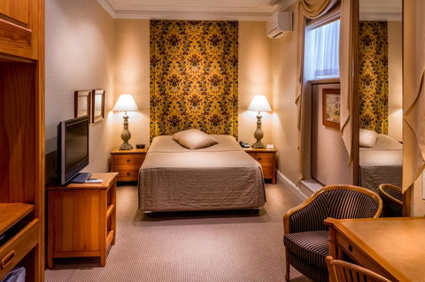 European Hotel - Queensland Tourism 11