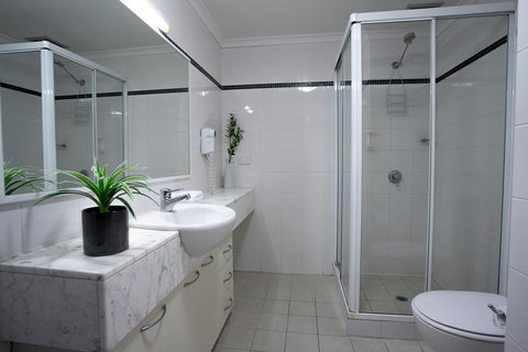 Perth Short Stays - QLD Tourism 7