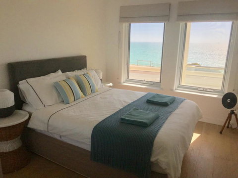 Cottesloe Beachfront Ocean View Apartment - QLD Tourism 2