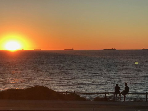 Cottesloe Beachfront Ocean View Apartment - QLD Tourism 18