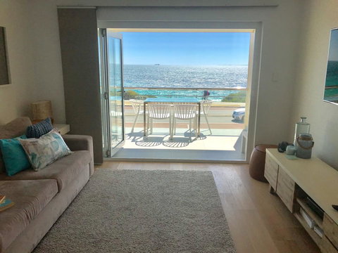 Cottesloe Beachfront Ocean View Apartment - QLD Tourism 0