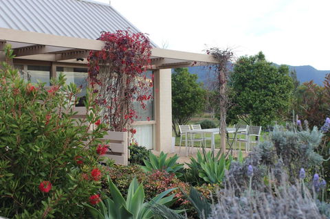 Grapevines Boutique Accommodation - Queensland Tourism 24