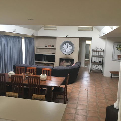 Grapevines Boutique Accommodation - Queensland Tourism 4