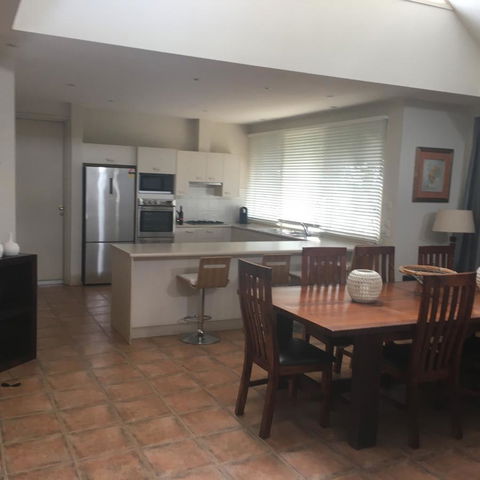 Grapevines Boutique Accommodation - Queensland Tourism 3