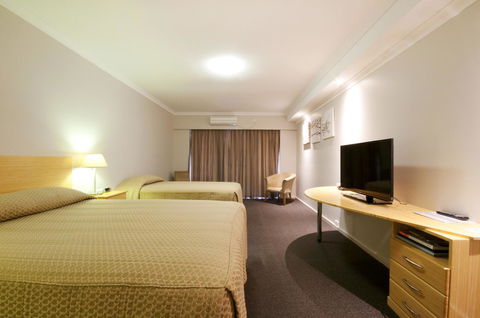 Dog Rock Motel - QLD Tourism 30