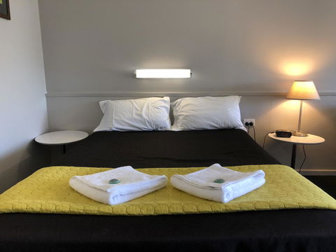Dog Rock Motel - QLD Tourism 22
