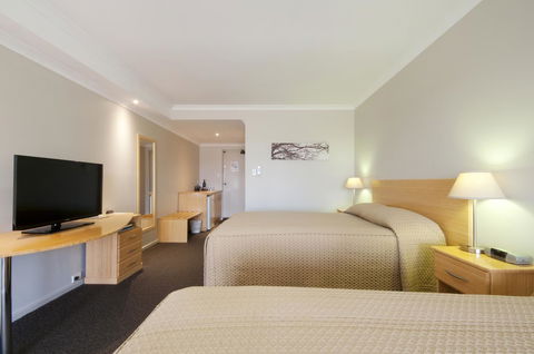 Dog Rock Motel - QLD Tourism 31